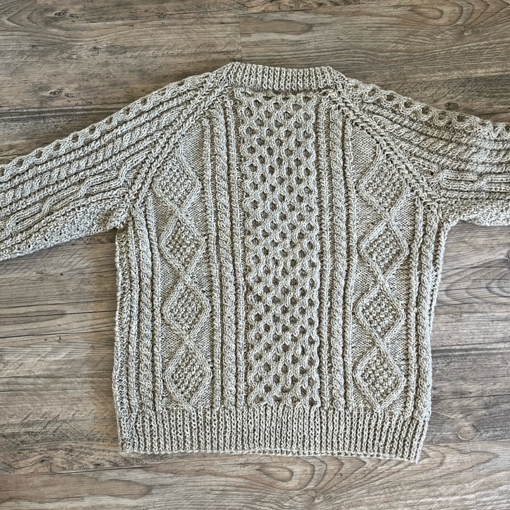 Hand knit Scotland pure wool sweater white chick